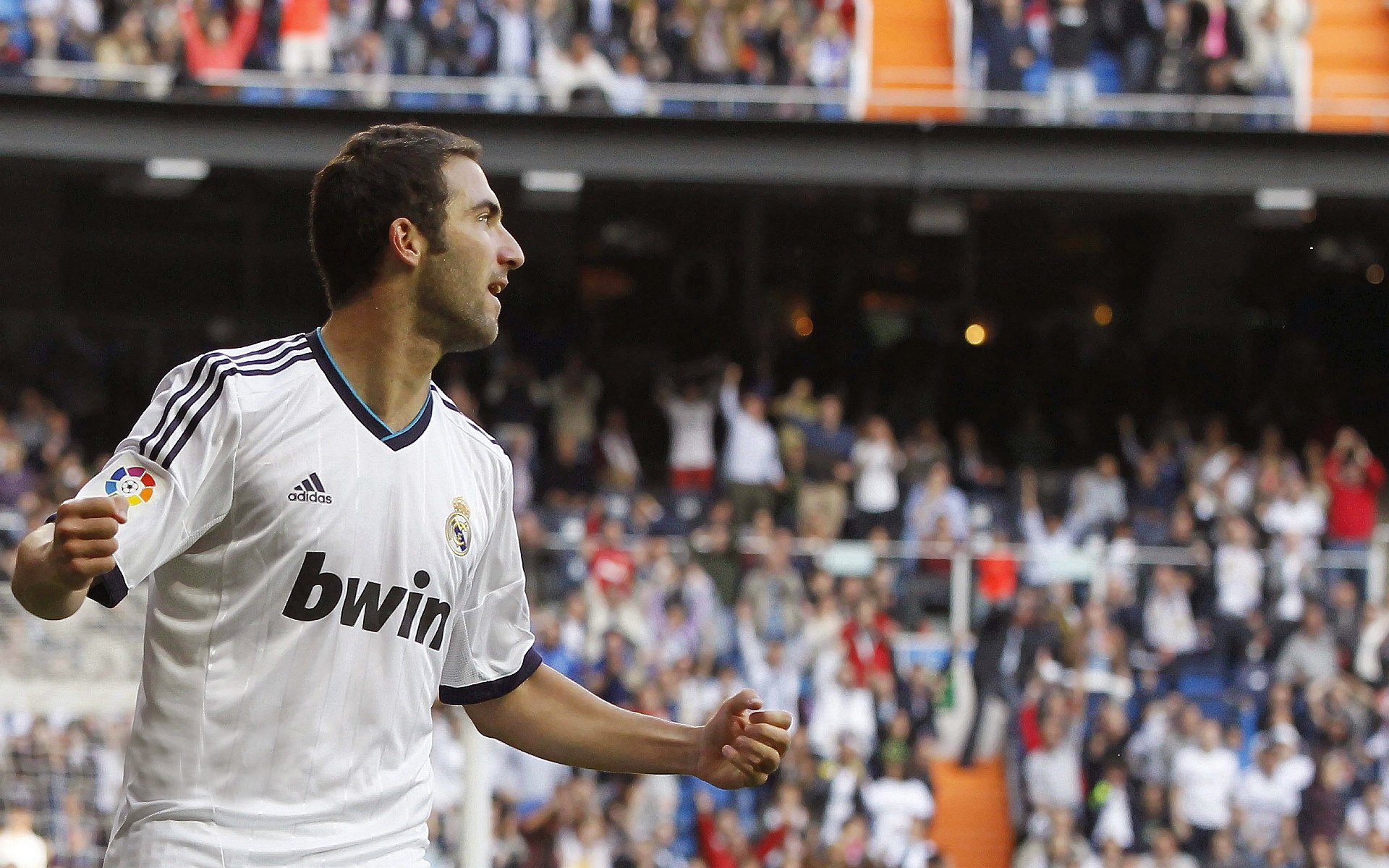 爱游戏体育官方入口-马竞前腰创造力出众,多次送出威胁传球,马竞球员