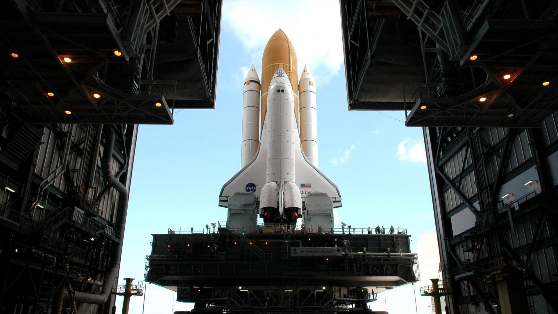 76人全队协作助力关键战役胜出,76人组合