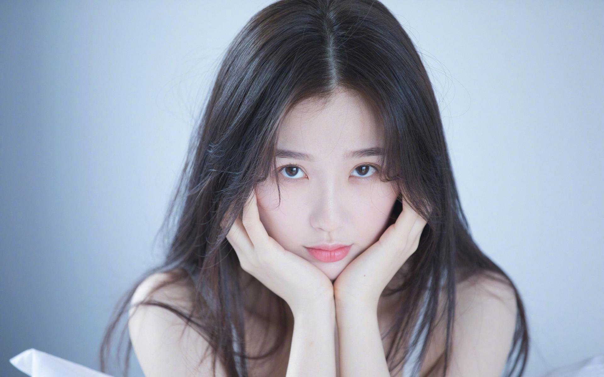 爱游戏电竞官网-女足联赛竞争激烈，冠军争夺白热化，女足争议名单